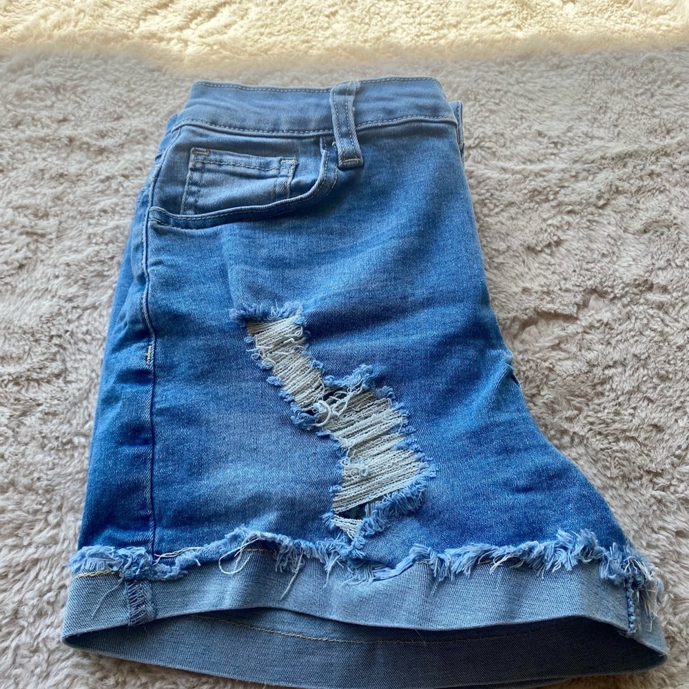 Distressed Short Denim Shorts Medium Wash with Flower Pocket Detail High Rise